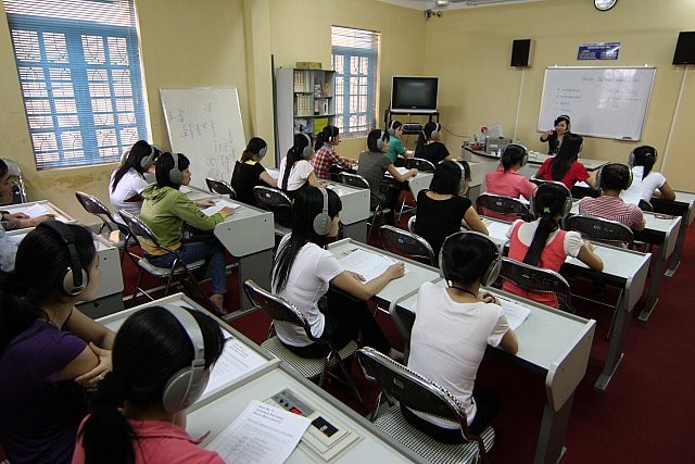 Một phòng học thực hành tiếng nước ngoài